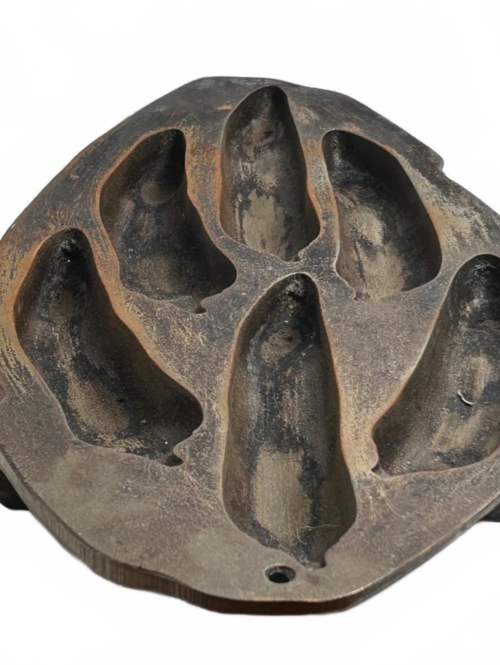 Lodge Cast Iron Jalapeño Pepper Mold Pan Six Cavity Bakeware